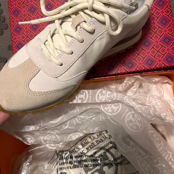 Tory Burch Women's Vintage Nylon Runner Fashion Sneakers - Picture 3 of 4